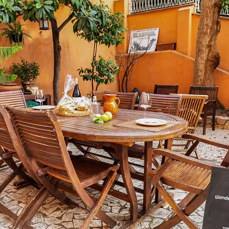 Beautiful Charming Garden Near St Peter Apartament *